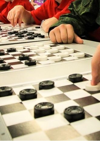 Черные и белые