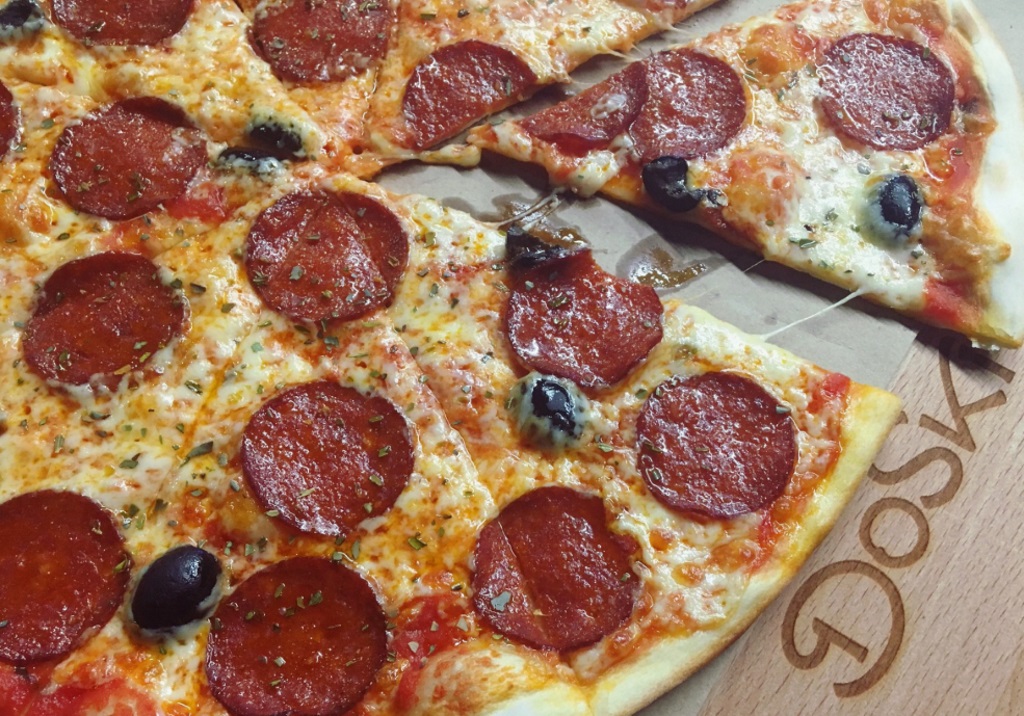 Праздник 1000 пицц в кафе DOSKI Праздник 1000 пицц в кафе DOSKI