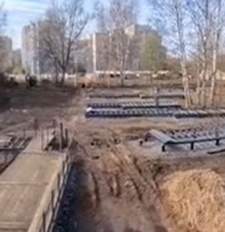 В Ивантеевке продолжается благоустройство зоны отдыха на берегу реки Уча вблизи сквера на улице Рощинская