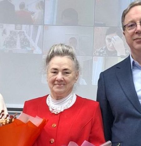 Сегодня на планерке чествовали ветерана больницы и почетного жителя Ивантеевки