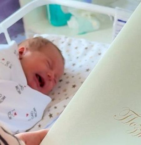 Молодые семьи Подмосковья могут получить 300 тыс. рублей при рождении третьего ребенка