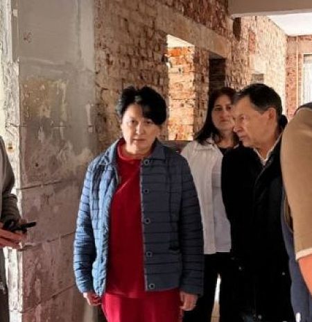 Депутаты проверили ход ремонтных работ в здании детской поликлиники медико-санитарной части № 154 в Красноармейске