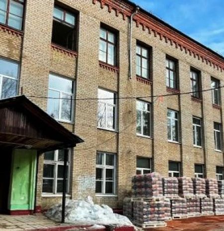 Депутат Мособлдумы Михаил Ждан проверил ход капитального ремонта в Образовательном центре № 7 в Клязьме